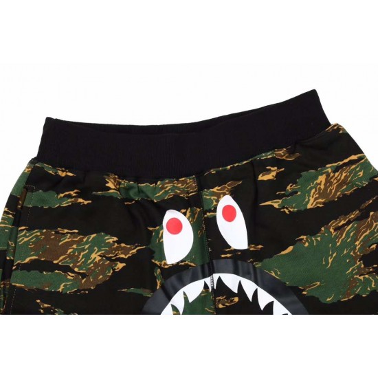 Bape мужские Tiger Camo шорты Bape мужские Tiger Camo шорты