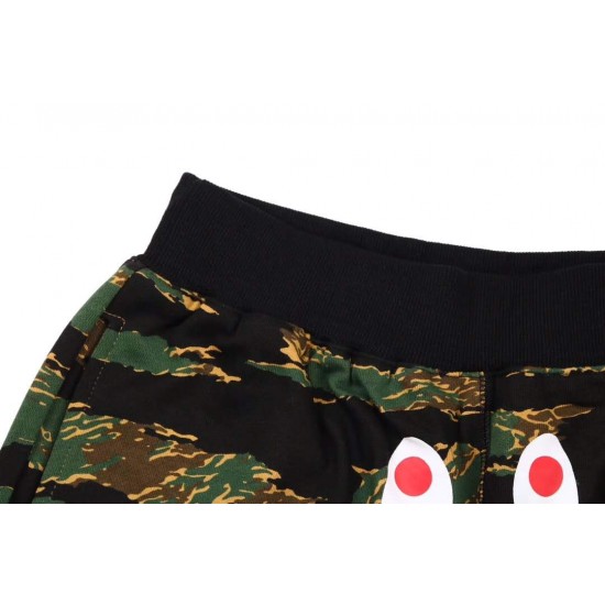 Bape мужские Tiger Camo шорты Bape мужские Tiger Camo шорты