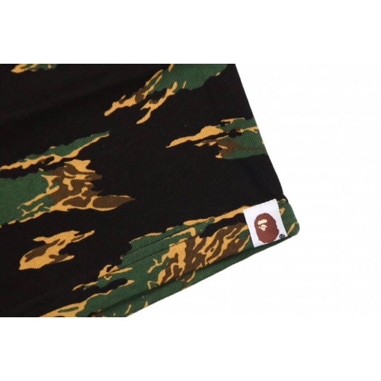 Bape мужские Tiger Camo шорты Bape мужские Tiger Camo шорты
